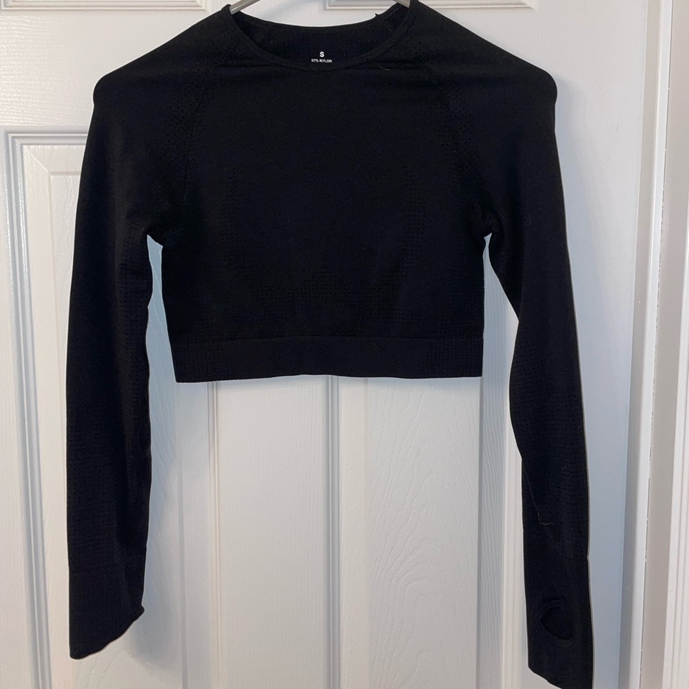 AMAZON BLACK WORKOUT CROP TOP